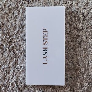 NWT Lash Step 12 Universal Matte Shades